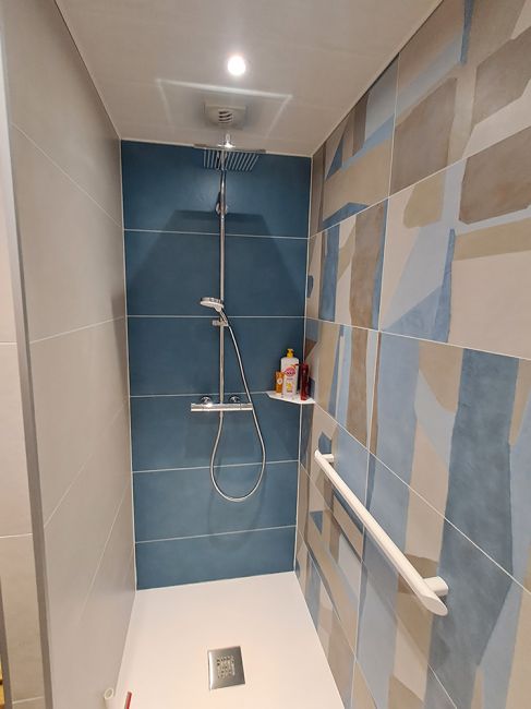 Pose douche et carrelages muraux